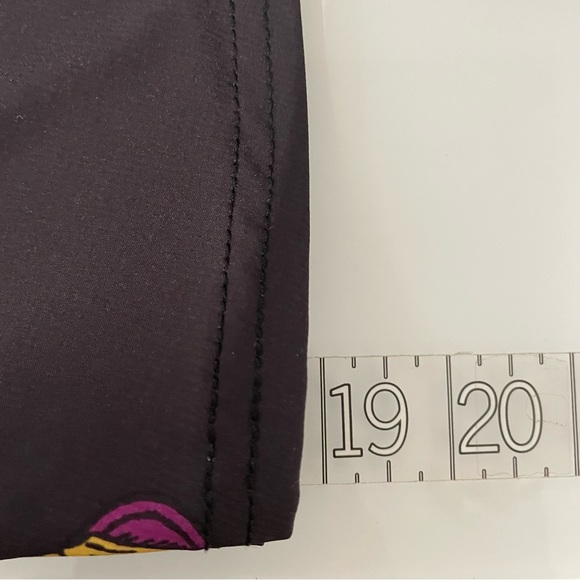 NWT RVCA Burrito Boardshorts size 34 - Picture 7 of 7